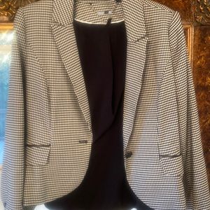 Black and white blazer 🤍🖤